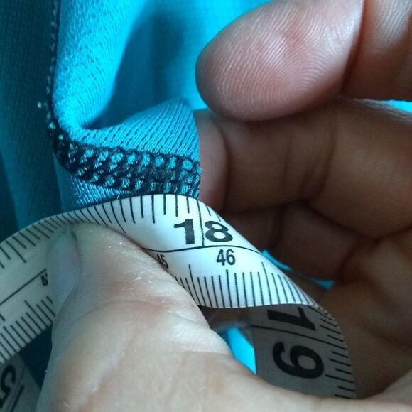 Under Armour reversible top - Picture 10 of 11